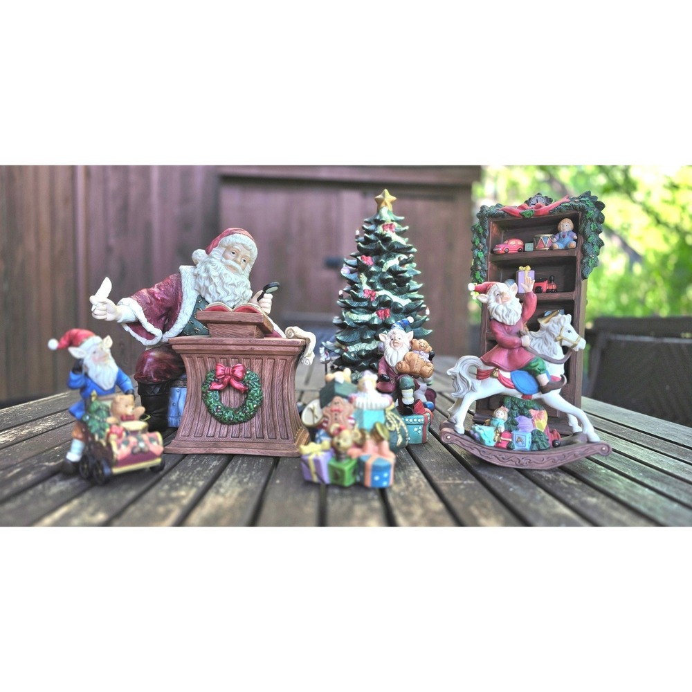 Living Home Christmas 8 Piece Porcelain Santa Scene Village Figurine Set Box